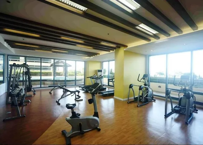 Aparthotel Grand Riviera Condotel Near Slec Manila